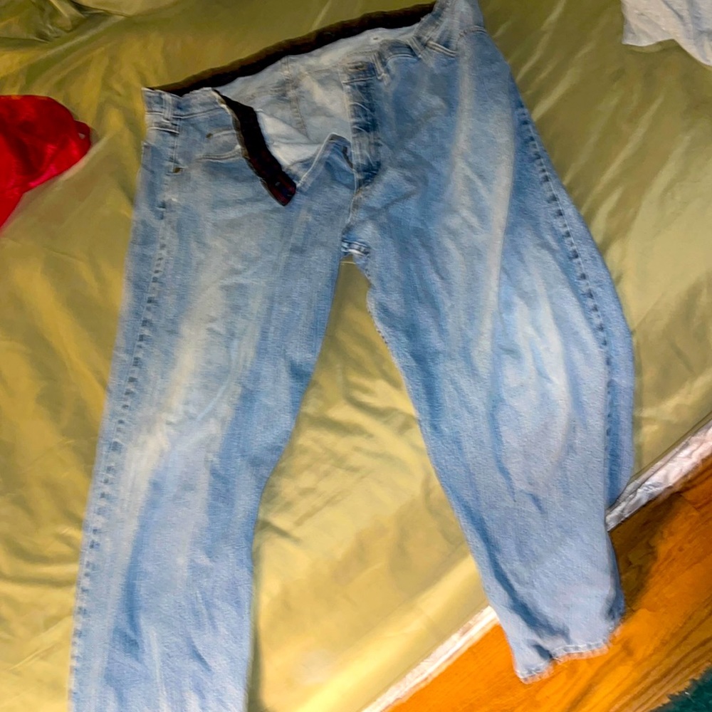 44x32